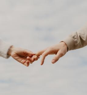 holding-hands