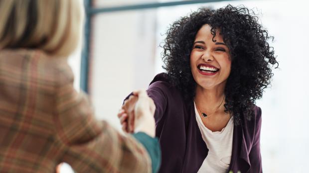 Two women chatting - Supporting your employees in the current unprecedented times