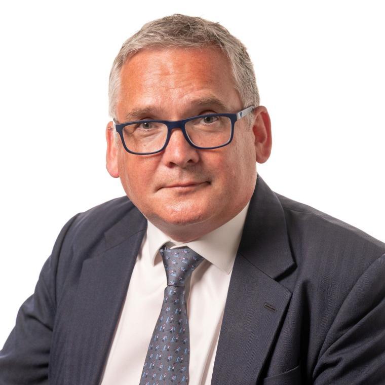 Photo of Iain Middle
